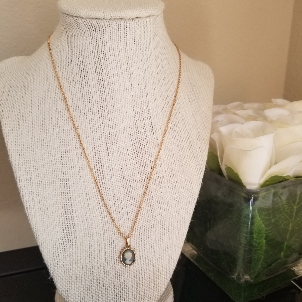 RJ Hold🦋Gorgeous Dainty Blue Camo Pendant🦋